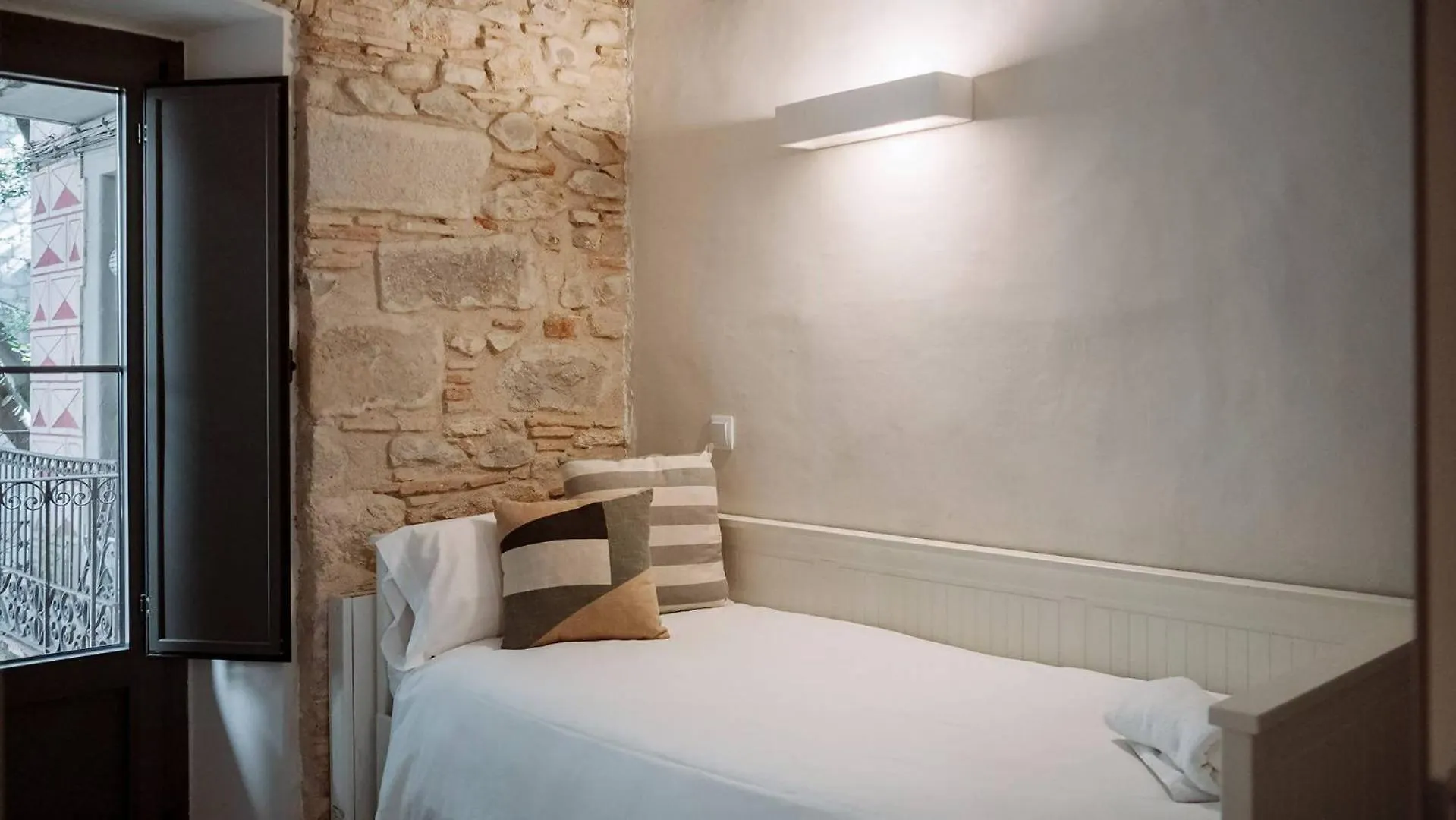شقة Old Town Duplex With Character خيرونا
