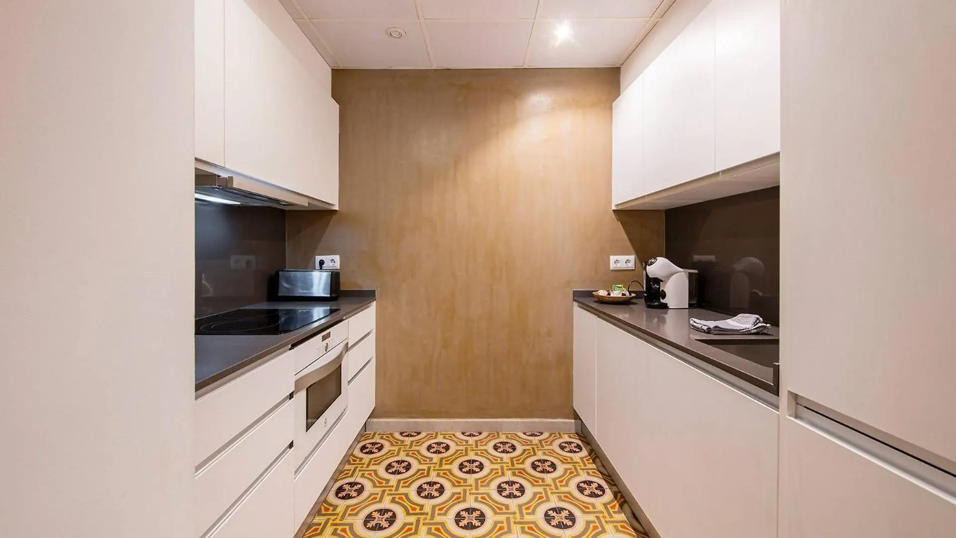 شقة Old Town Duplex With Character خيرونا