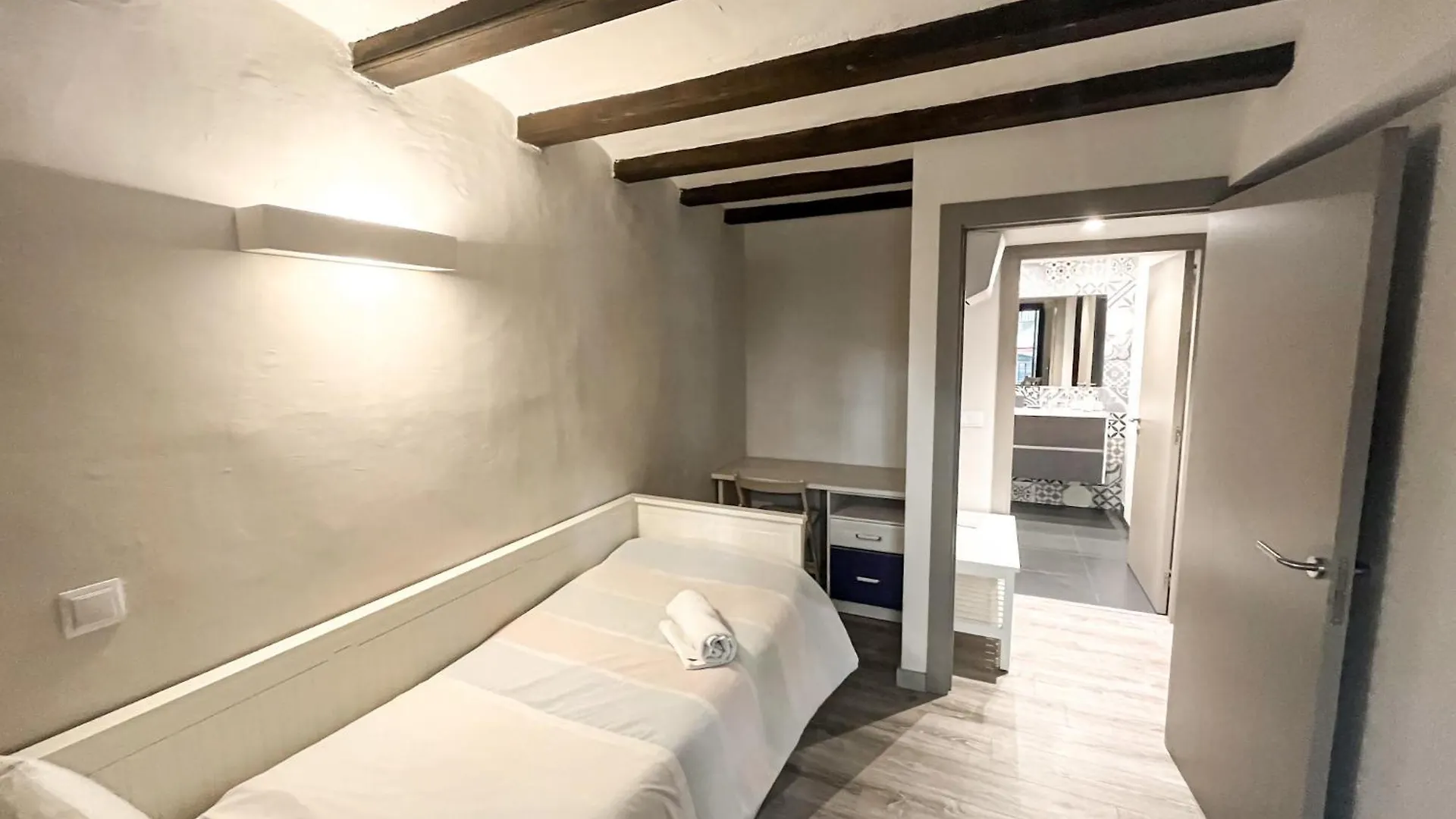 شقة Old Town Duplex With Character خيرونا
