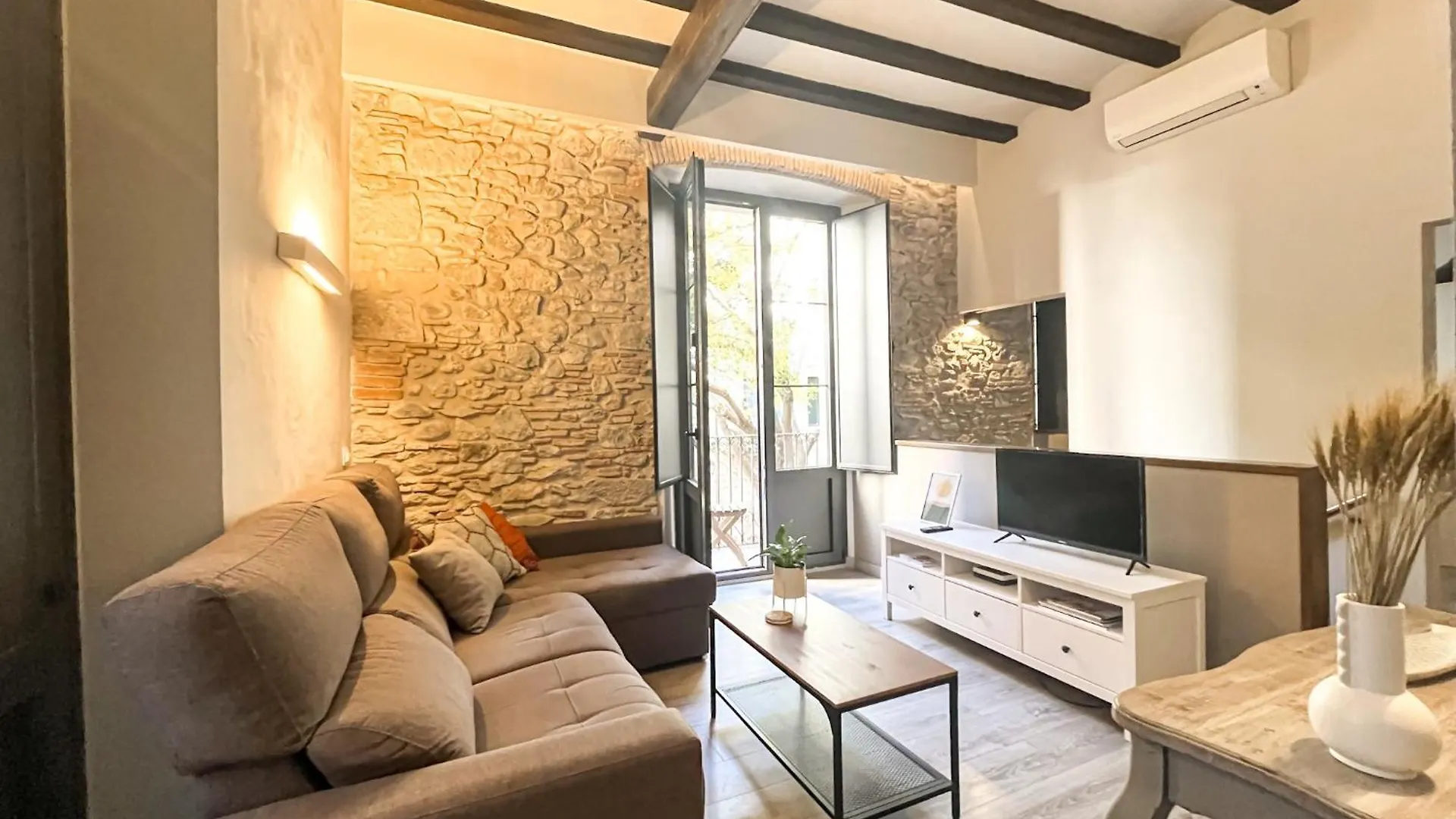 شقة Old Town Duplex With Character خيرونا