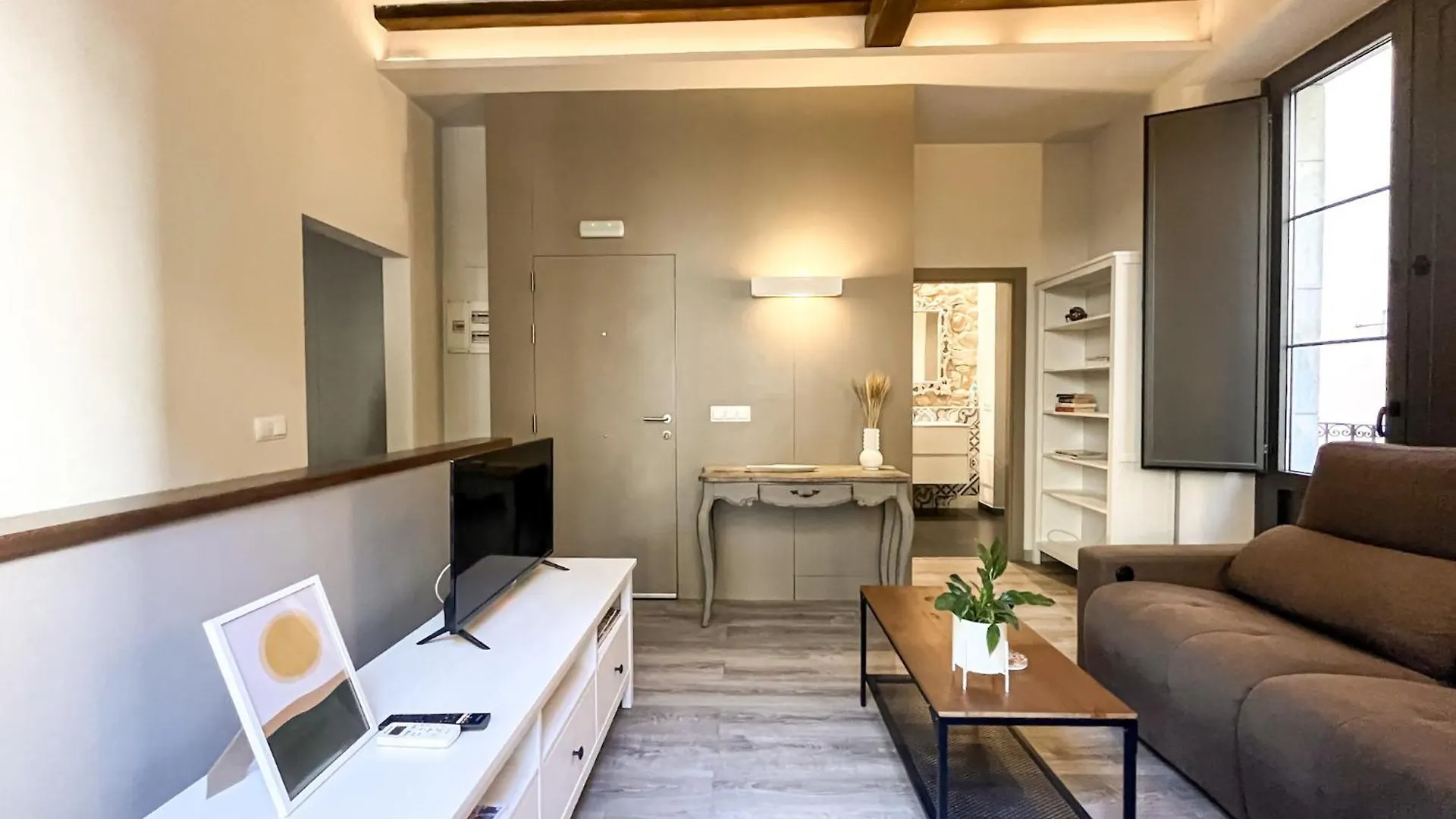 شقة Old Town Duplex With Character خيرونا